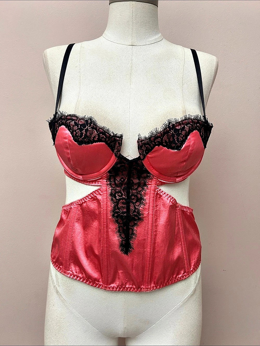 Seduction by Frederick's of Hollywood Lace Bustier Bra in Coral & Black 36